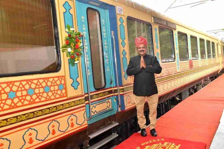 palace-on-wheels-10