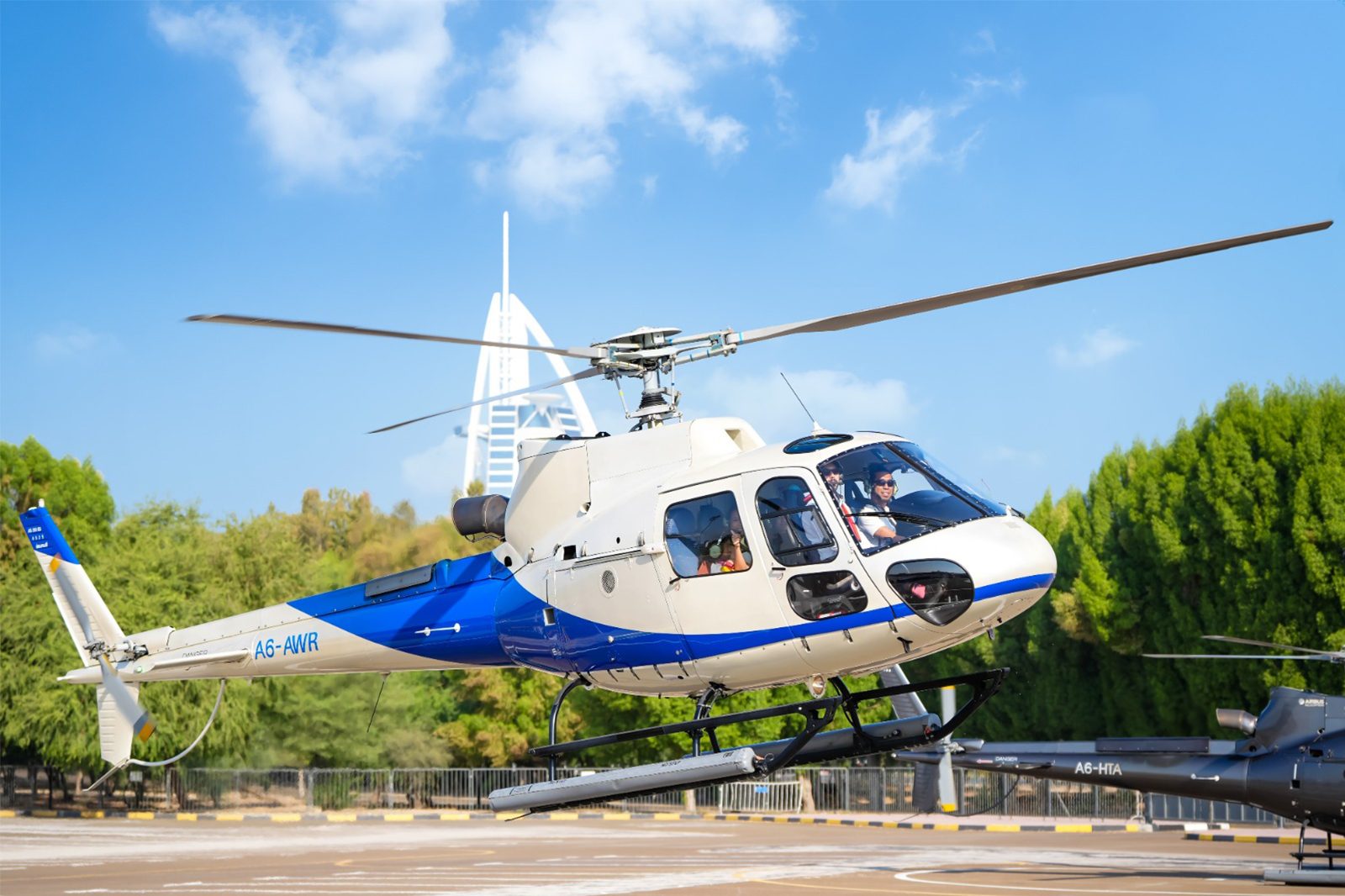 Helicopter Tour Dubai – The Best Way to Explore the City Quick
