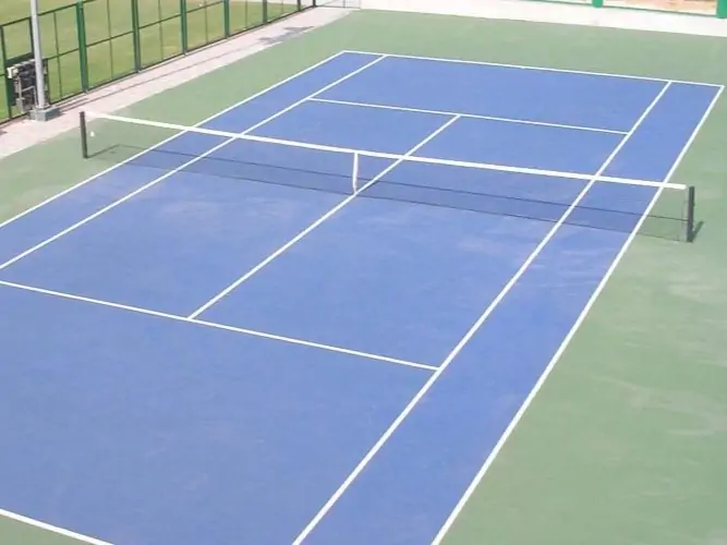 Choosing the Right Tennis Court Manufacturer: Key Factors for a Perfect Playing Surface