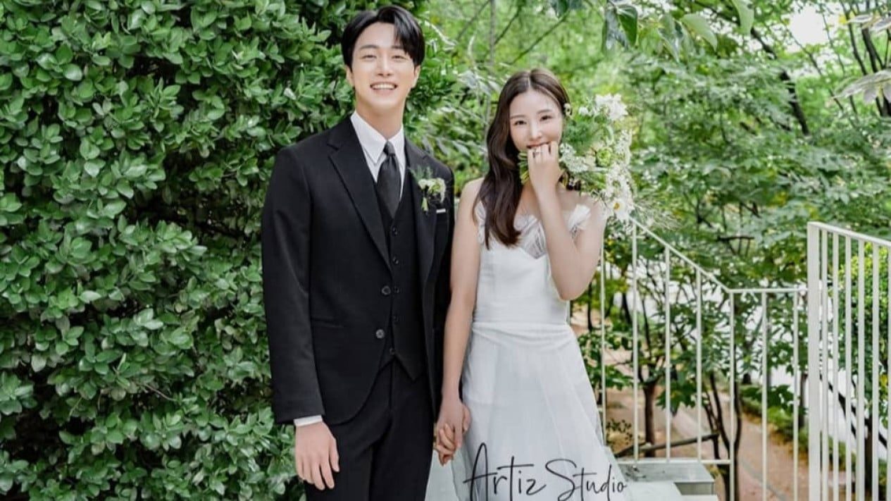 Create Indoor Prewedding Photos with Romantic Korean Drama Vibes at Korean Artiz Studio