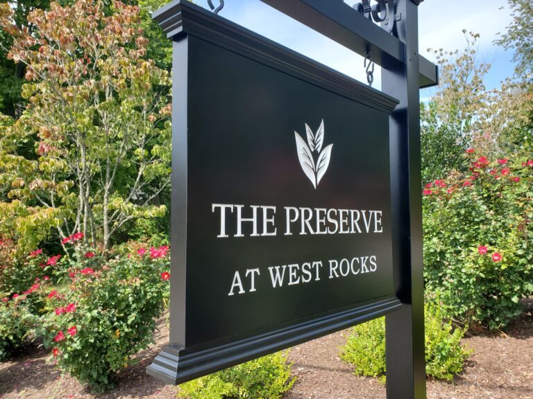The-Preserve-at-West-Rocks-Custom-Blade-Sign-scaled-1