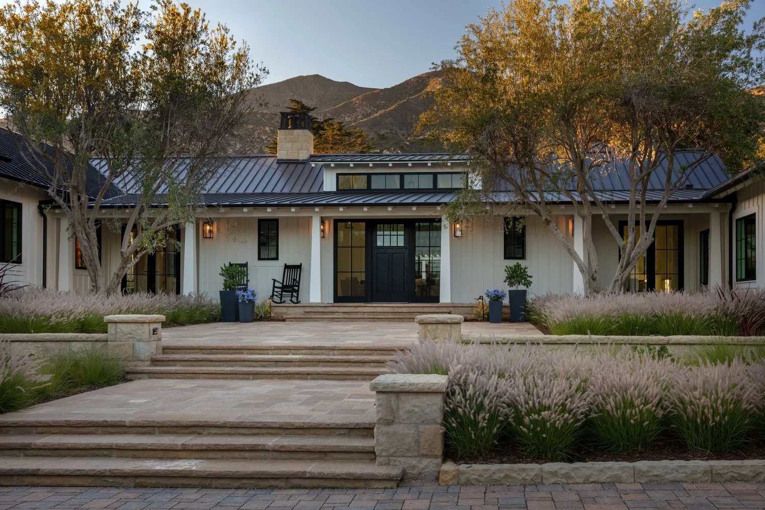 Urban Modernism: Designing Luxury Apartments in Dense Cityscapes!