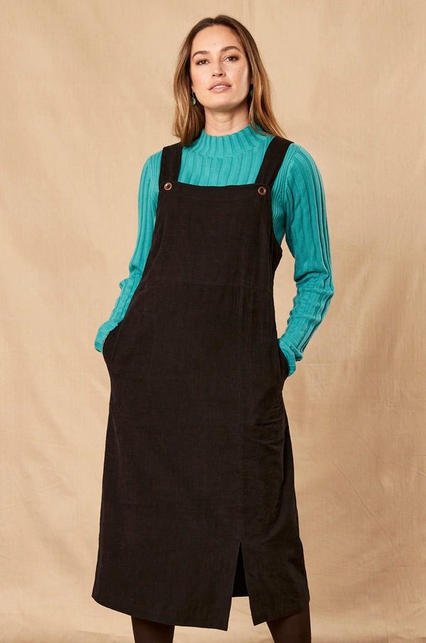 Why Is a Pinafore Dress the Must-Have Wardrobe Staple for Effortless Style in 2026?