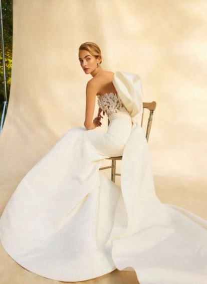 Oscar de la Renta Exclusive Bridal Gowns: Classic Beauty Meets Modern Design